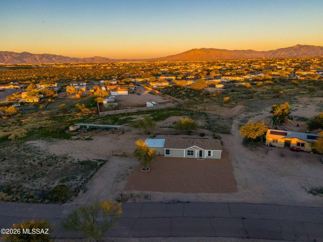 8033 S Farmcreek Drive, Tucson, AZ 85756