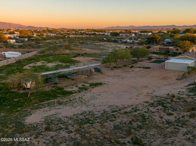 8033 S Farmcreek Drive, Tucson, AZ 85756