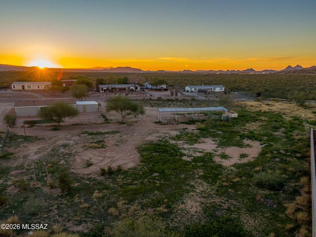 8033 S Farmcreek Drive, Tucson, AZ 85756