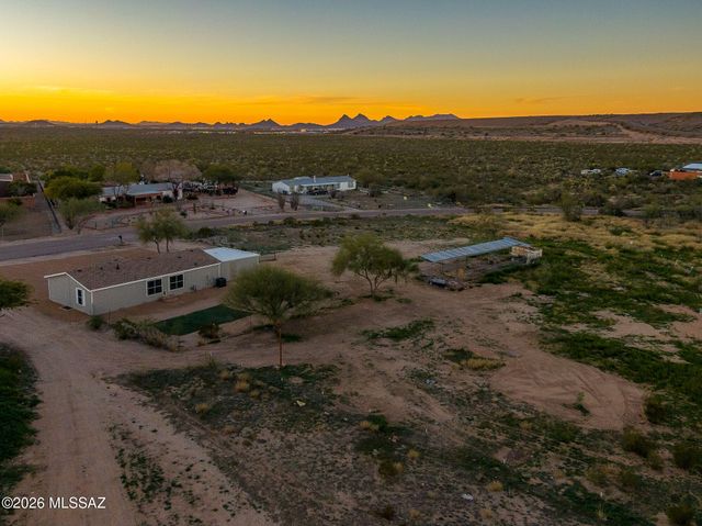 8033 S Farmcreek Drive, Tucson, AZ 85756