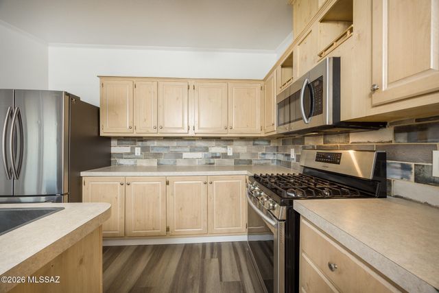 8033 S Farmcreek Drive, Tucson, AZ 85756