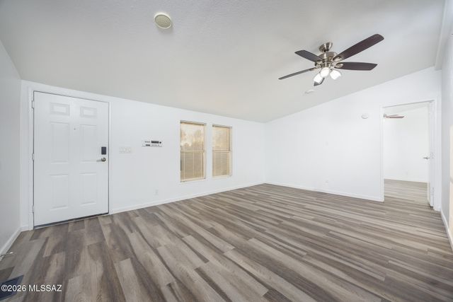 8033 S Farmcreek Drive, Tucson, AZ 85756