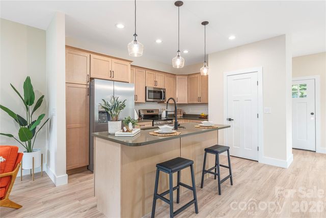 33 Elkwood Avenue, Asheville, NC 28804