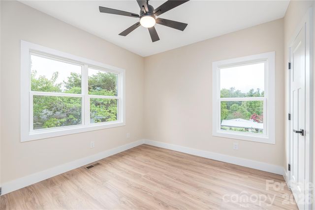 33 Elkwood Avenue, Asheville, NC 28804