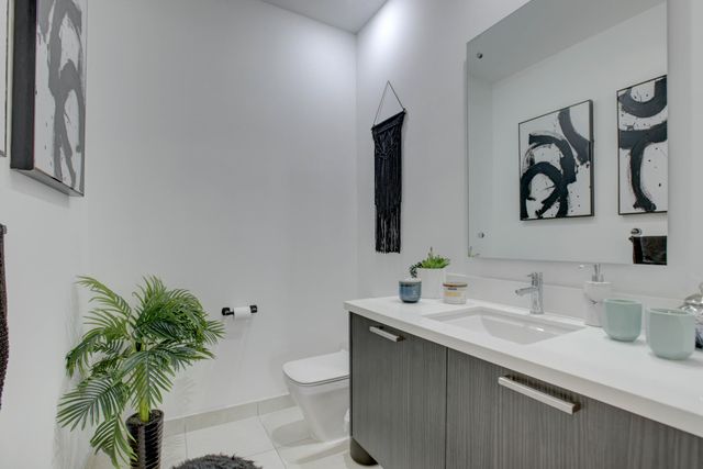 1045 NE 18th Avenue 106, Fort Lauderdale, FL 33304