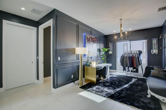 1045 NE 18th Avenue 106, Fort Lauderdale, FL 33304