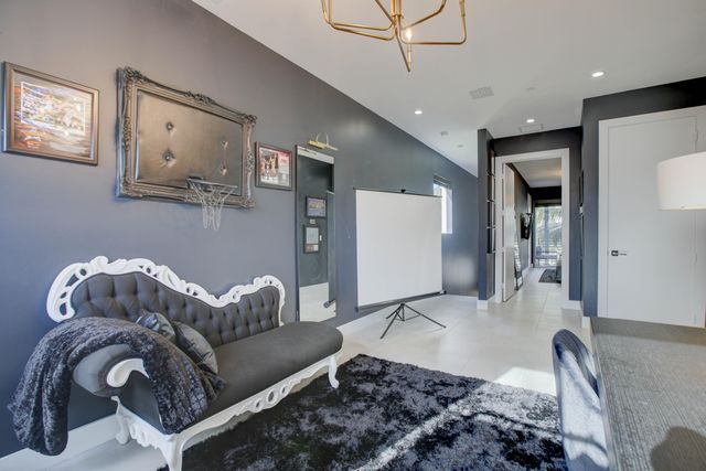 1045 NE 18th Avenue 106, Fort Lauderdale, FL 33304