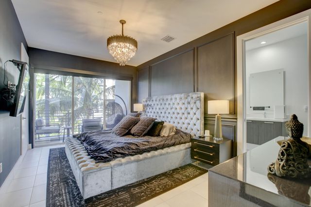 1045 NE 18th Avenue 106, Fort Lauderdale, FL 33304