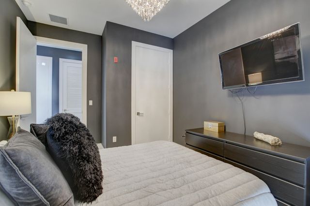 1045 NE 18th Avenue 106, Fort Lauderdale, FL 33304