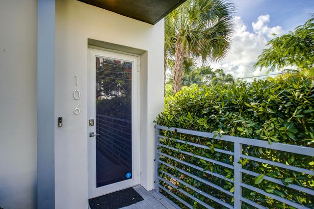 1045 NE 18th Avenue 106, Fort Lauderdale, FL 33304