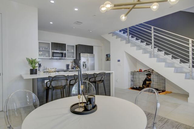 1045 NE 18th Avenue 106, Fort Lauderdale, FL 33304