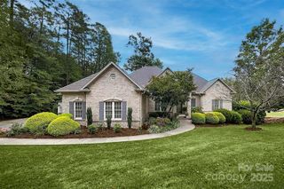 49 Divot Court, Hickory, NC 28601