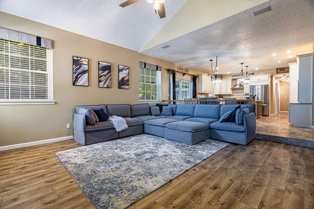 8748 Springhill Drive NW, Albuquerque, NM 87114