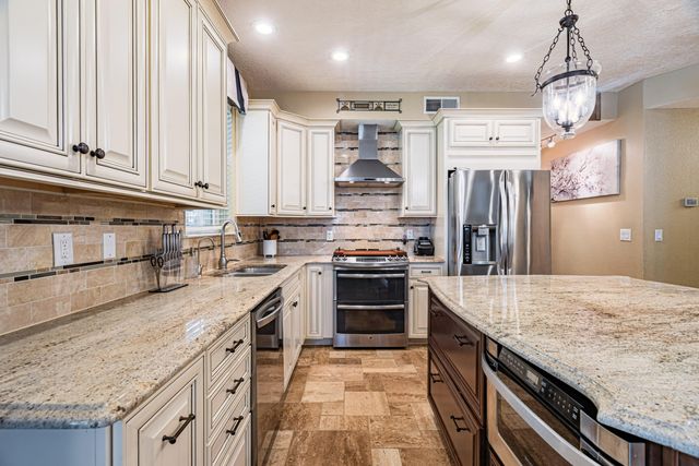 8748 Springhill Drive NW, Albuquerque, NM 87114