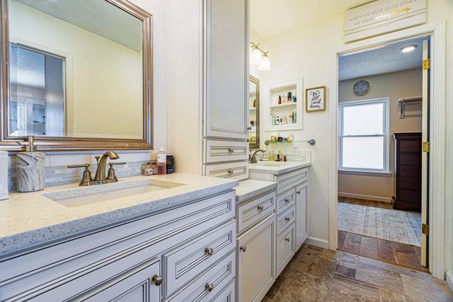 8748 Springhill Drive NW, Albuquerque, NM 87114