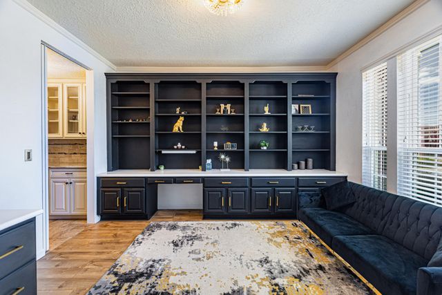 8748 Springhill Drive NW, Albuquerque, NM 87114