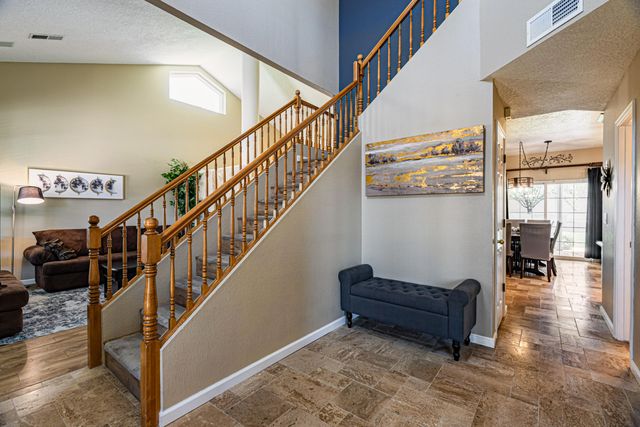 8748 Springhill Drive NW, Albuquerque, NM 87114