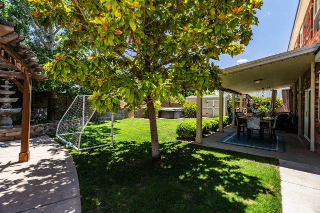 8748 Springhill Drive NW, Albuquerque, NM 87114