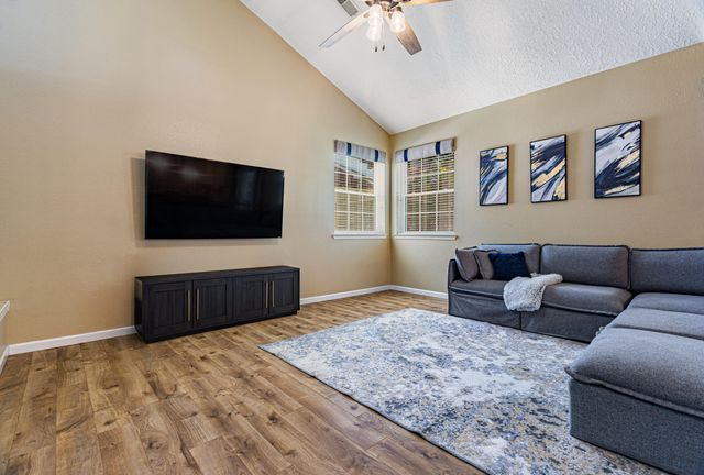 8748 Springhill Drive NW, Albuquerque, NM 87114