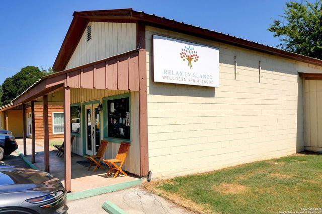 101 N John Bird, Blanco, TX 78606