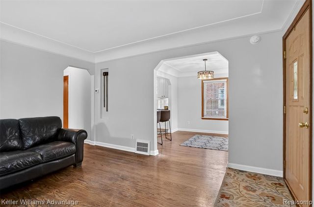 35724 Elm Street, Wayne, MI 48184