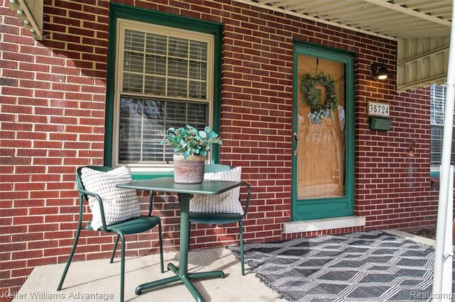 35724 Elm Street, Wayne, MI 48184