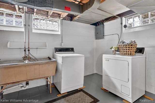 35724 Elm Street, Wayne, MI 48184