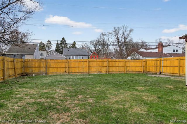 35724 Elm Street, Wayne, MI 48184