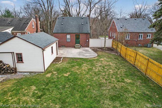 35724 Elm Street, Wayne, MI 48184