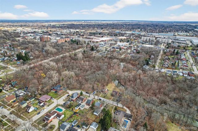 35724 Elm Street, Wayne, MI 48184