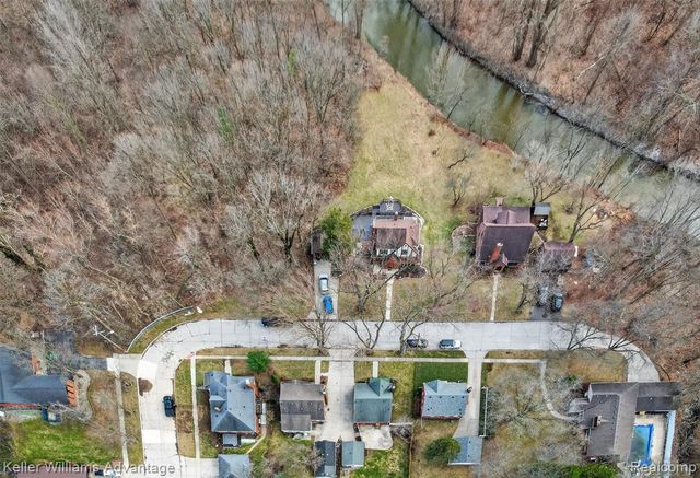 35724 Elm Street, Wayne, MI 48184