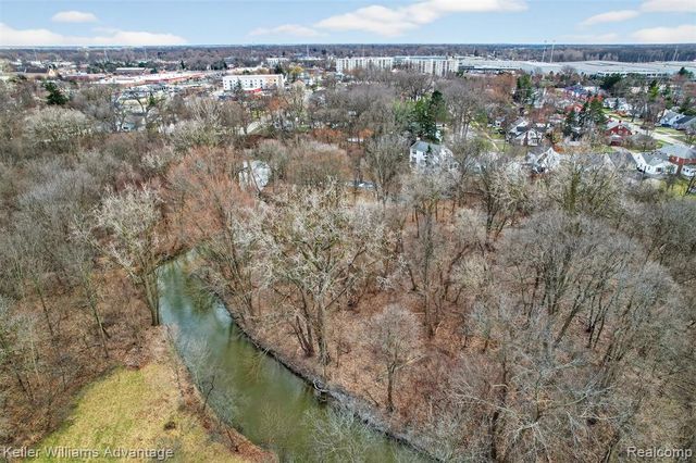 35724 Elm Street, Wayne, MI 48184