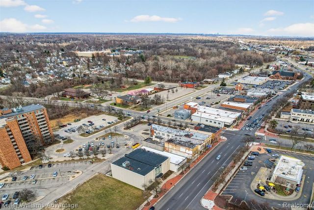 35724 Elm Street, Wayne, MI 48184