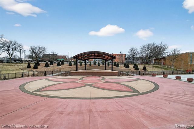 35724 Elm Street, Wayne, MI 48184