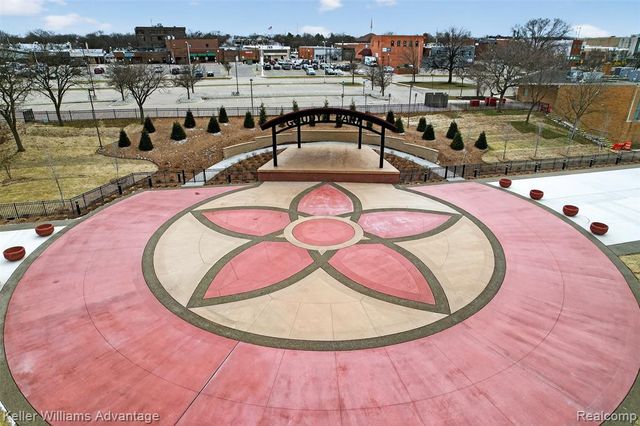 35724 Elm Street, Wayne, MI 48184