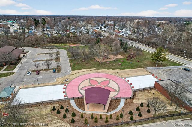 35724 Elm Street, Wayne, MI 48184