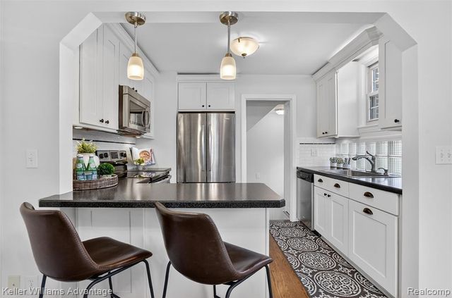 35724 Elm Street, Wayne, MI 48184