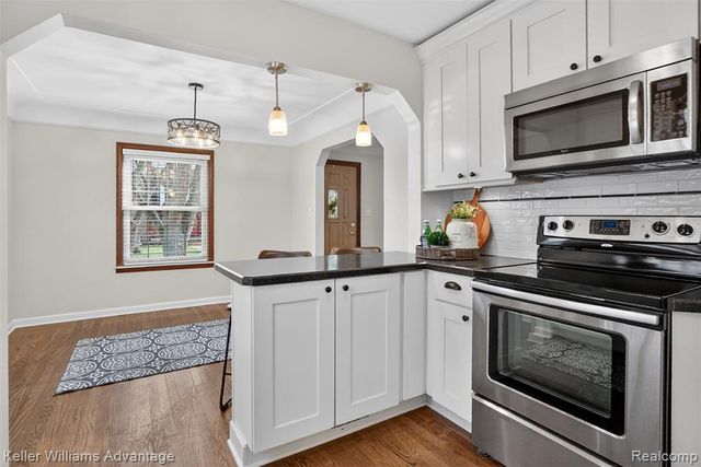 35724 Elm Street, Wayne, MI 48184