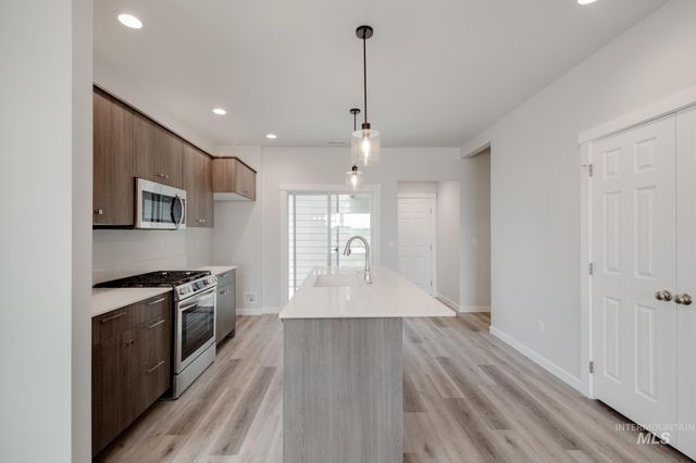 6965 S Harvest Cove Ave, Boise, ID 83709