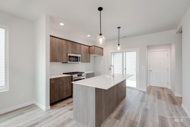 6965 S Harvest Cove Ave, Boise, ID 83709