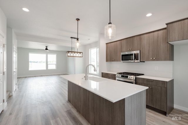 6965 S Harvest Cove Ave, Boise, ID 83709