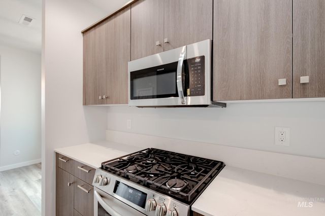 6965 S Harvest Cove Ave, Boise, ID 83709