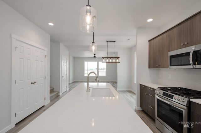 6965 S Harvest Cove Ave, Boise, ID 83709