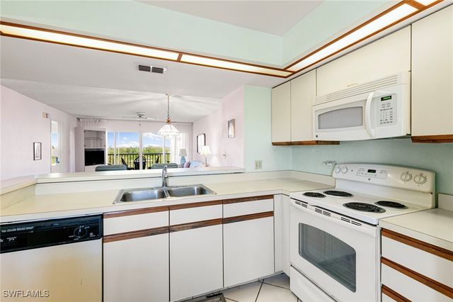 200 Stevens Landing DR B303, Marco Island, FL 34145