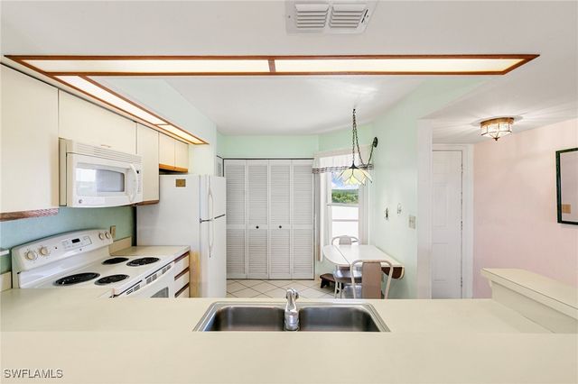 200 Stevens Landing DR B303, Marco Island, FL 34145