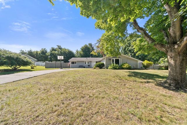 11 Nichols Road, Peabody, MA 01960