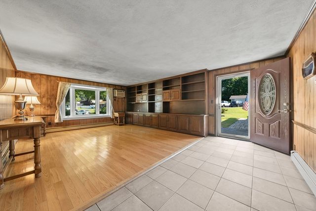 11 Nichols Road, Peabody, MA 01960