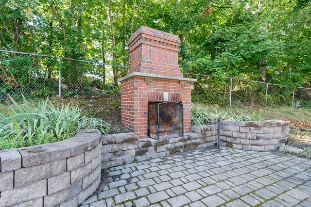 11 Nichols Road, Peabody, MA 01960