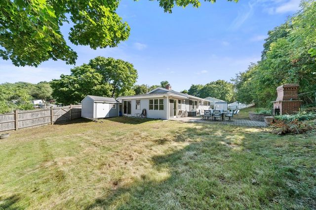 11 Nichols Road, Peabody, MA 01960