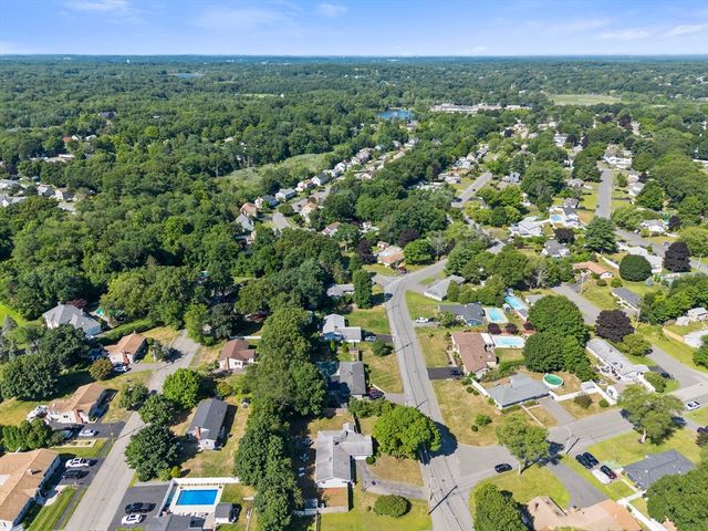 11 Nichols Road, Peabody, MA 01960